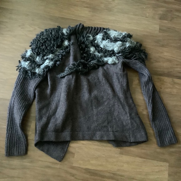 Line charcoal grey chunky cardigan - Picture 2 of 5